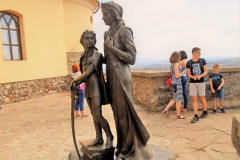 Zrínyi Ilona és a gyermek Rákóczi szobra Munkács várában